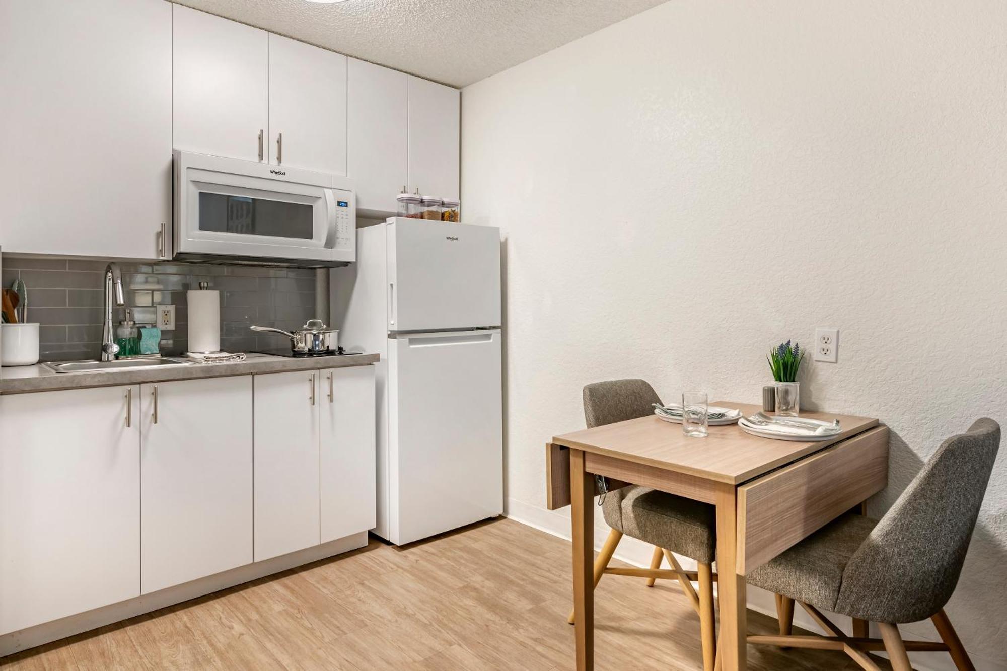 Intown Suites Extended Stay Greensboro Nc - Airport 外观 照片