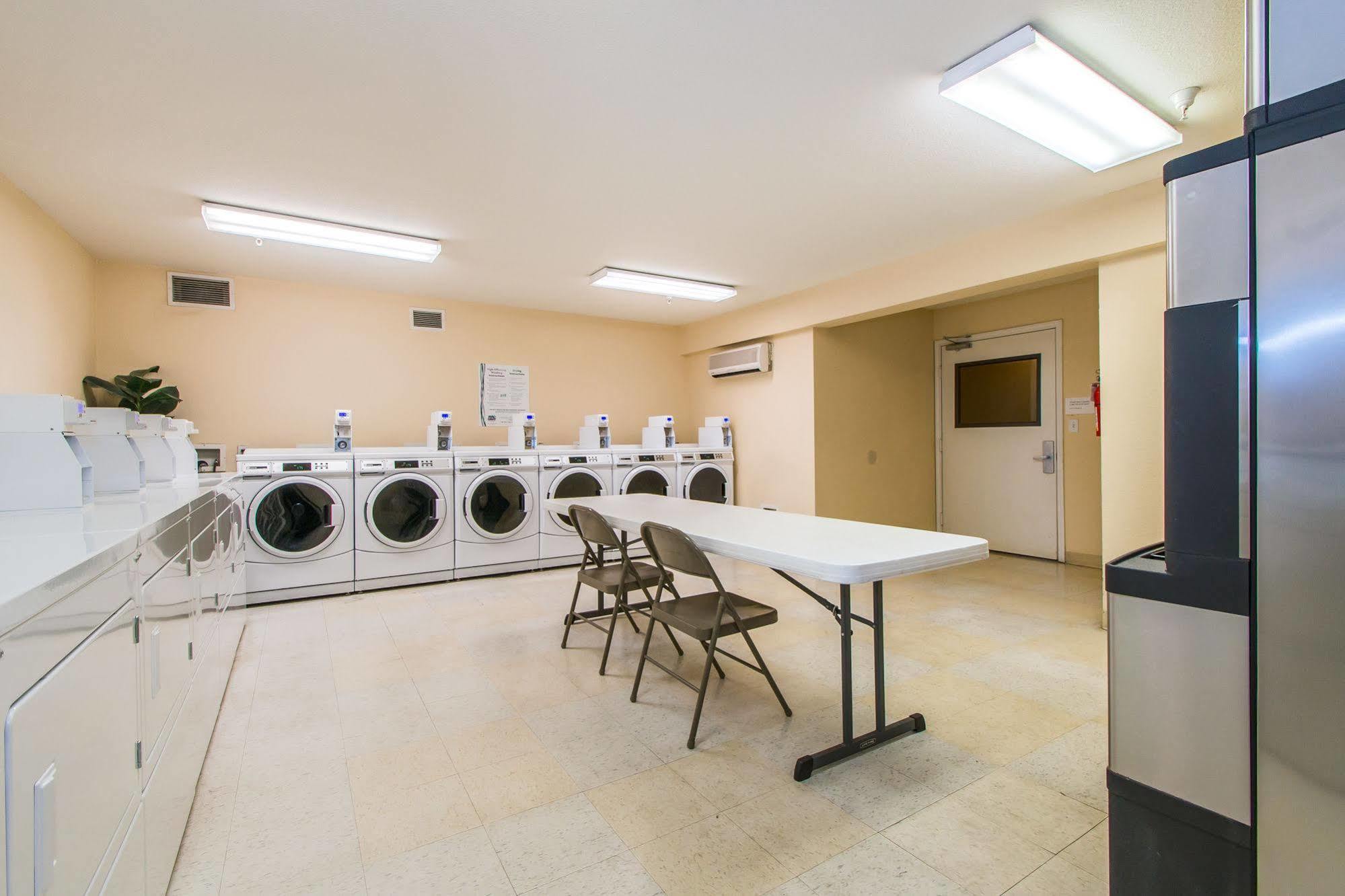 Intown Suites Extended Stay Greensboro Nc - Airport 外观 照片